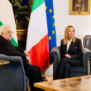 Meloni incontra Abu Mazen, dare rapida attuazione al piano Trump