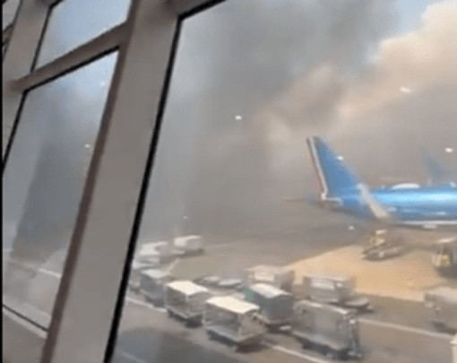 Fiumicino, incendio in aeroporto: il fumo nero invade la pista - Video