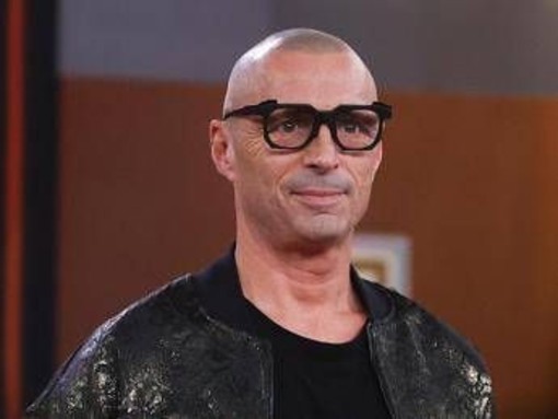 Spiava Alex Britti in casa, condannata l’ex compagna Spiava Alex Britti in casa, condannata l’ex compagna