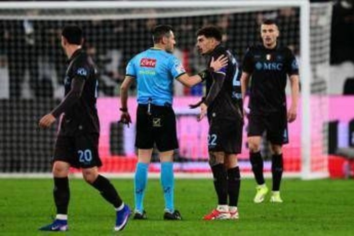 Hojlund e Vergara cadono in area, Conte chiede rigore: proteste in Juventus-Napoli Hojlund e Vergara cadono in area, Conte chiede rigore: proteste in Juventus-Napoli