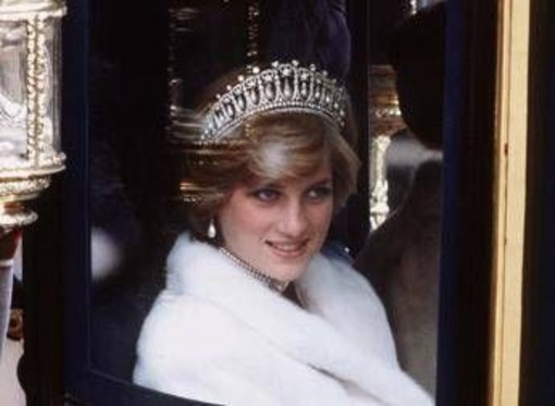 Lady Diana, 30 anni dalla morte. L'esperto: "William deluso da chi specula sul ricordo della madre" Lady Diana, 30 anni dalla morte. L'esperto: "William deluso da chi specula sul ricordo della madre"