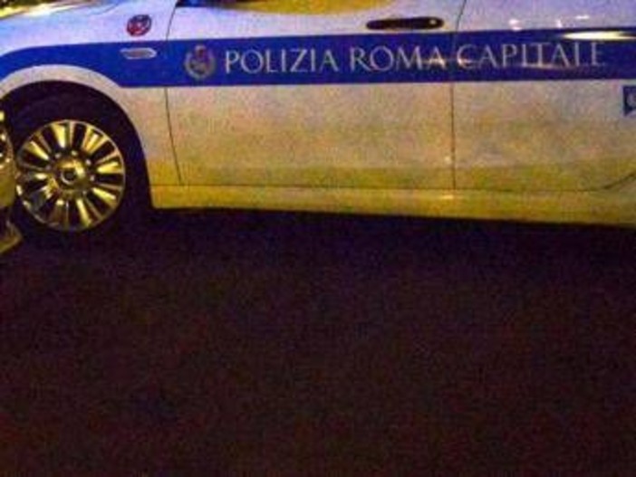 Roma, scontro tra due auto a Trastevere: morto un 67enne Roma, scontro tra due auto a Trastevere: morto un 67enne