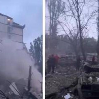 Ucraina-Russia, maxi attacco su Kiev. Zelensky: &quot;Colpito edificio residenziale, terroristi&quot;