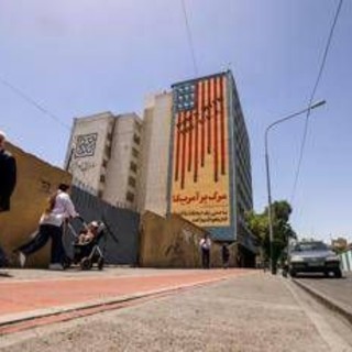 Iran minaccia: "Se nemico fa errore, in pericolo sua sicurezza". Avvertimento Usa su Hormuz Iran minaccia: "Se nemico fa errore, in pericolo sua sicurezza". Avvertimento Usa su Hormuz