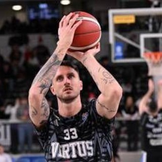 Achille Polonara compie 34 anni, la moglie: "Non hai smesso di lottare" Achille Polonara compie 34 anni, la moglie: "Non hai smesso di lottare"