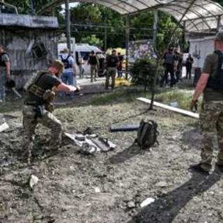 Ucraina, Russia attacca ancora: decine di droni su Zaporizhzhia, un morto Ucraina, Russia attacca ancora: decine di droni su Zaporizhzhia, un morto