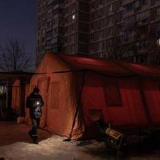 Ucraina, doppio fronte nei negoziati: Trump oggi vede Zelensky, Witkoff da Putin a Mosca Ucraina, doppio fronte nei negoziati: Trump oggi vede Zelensky, Witkoff da Putin a Mosca