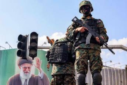 Iran, Pasdaran: "Se Usa attaccano guerra si estenderà oltre confini regione" Iran, Pasdaran: "Se Usa attaccano guerra si estenderà oltre confini regione"