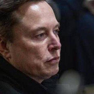 Tesla, bonus da 1000 miliardi di dollari a Elon Musk: via libera azionisti