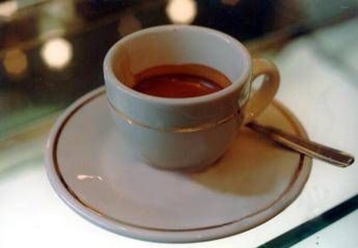 Il caffè e l'effetto sul sonno, lo studio e l'orario ideale per l'ultima tazzina Il caffè e l'effetto sul sonno, lo studio e l'orario ideale per l'ultima tazzina