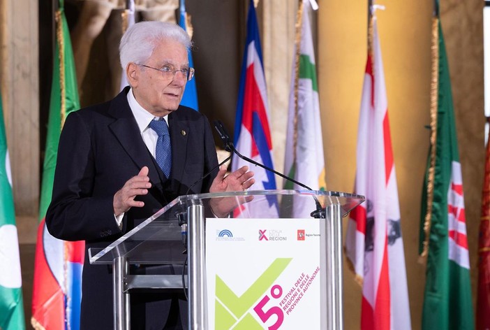 IA, Mattarella “Frenare competizione esasperata tra pochi soggetti”