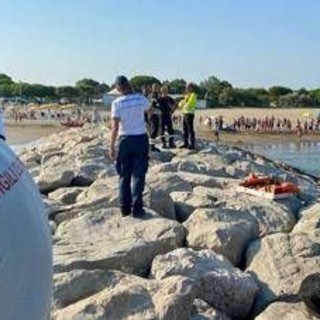 Jesolo, trovato morto in mare il bimbo di 6 anni disperso