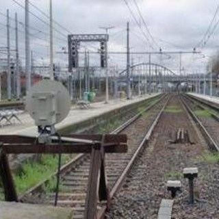 Firenze, muore investito da un treno: ritardi fino a due ore per l'Alta Velocità Firenze, muore investito da un treno: ritardi fino a due ore per l'Alta Velocità