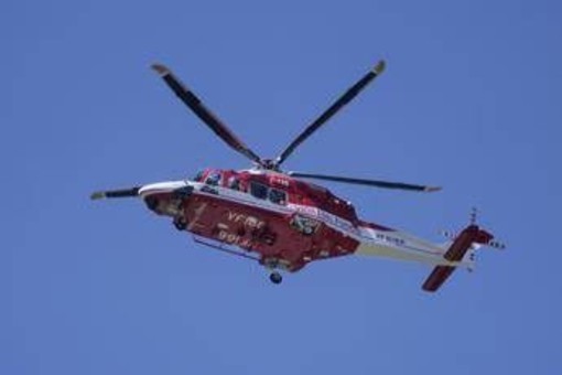 Marito accoltella la moglie, lei fugge gettandosi dalla finestra a Ventimiglia