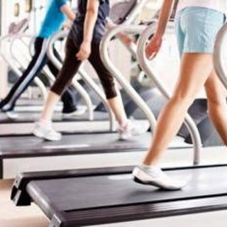 Tumori, con attività fisica regolare -31% rischio di morte per cancro: lo studio