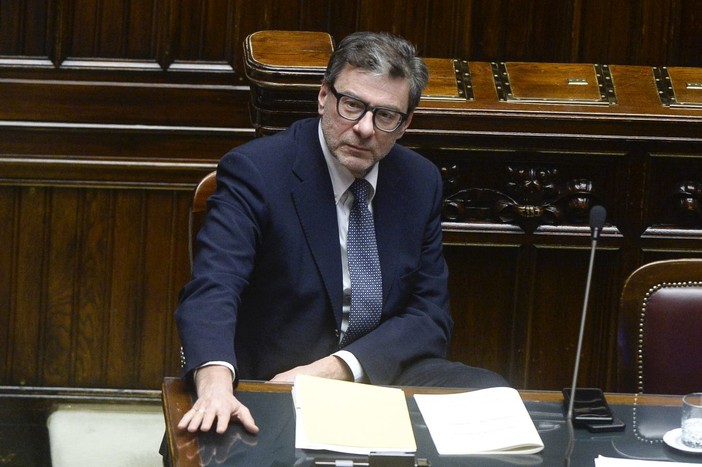 Manovra, Giorgetti “Obiettivo ridurre il prelievo fiscale sulle famiglie”
