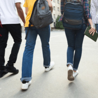 Dress code a scuola, le nuove regole: cosa non indossare in classe