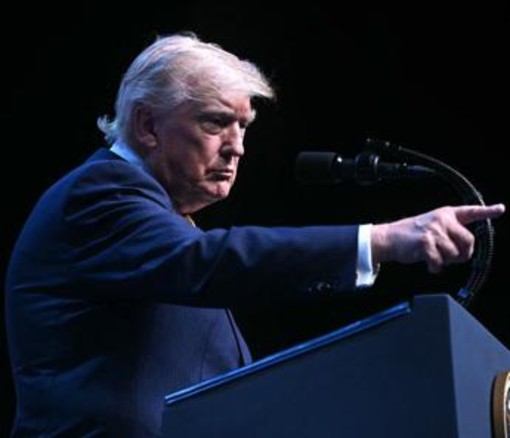 Hormuz, Trump: "Niente pedaggio 20%, faremo accordi commerciali con Paesi del Golfo" Hormuz, Trump: "Niente pedaggio 20%, faremo accordi commerciali con Paesi del Golfo"