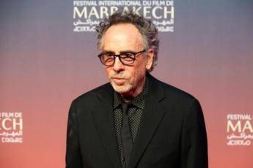 Tim Burton presenta 'Mercoledì 2' in Italia, l'incontro con i ragazzi del Giffoni Film Festival