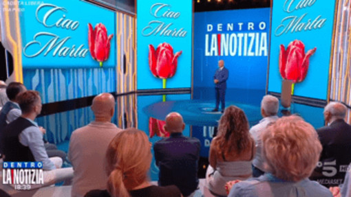 Nuzzi ricorda Marta, la 27enne precipitata dagli studi Mediaset di Cologno Monzese: "Ti salutiamo così" Nuzzi ricorda Marta, la 27enne precipitata dagli studi Mediaset di Cologno Monzese: "Ti salutiamo così"