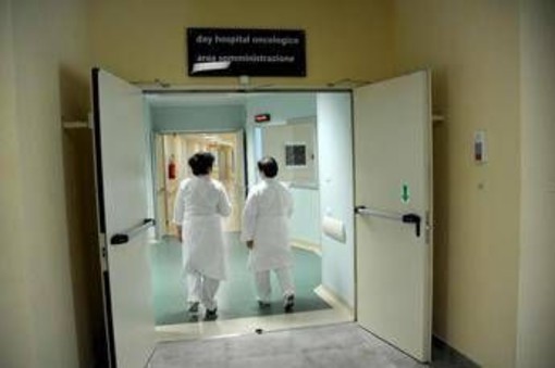Tumori: report Favo, 'diritti di 4 mln di italiani a rischio per ritardi burocrazia'