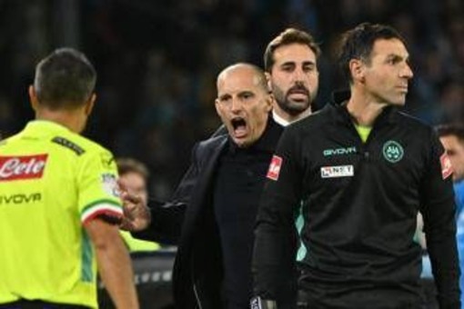 Stangata per Allegri, due giornate di squalifica e multa dopo l'espulsione con la Roma Stangata per Allegri, due giornate di squalifica e multa dopo l'espulsione con la Roma