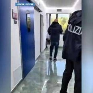 Da liposuzioni a mastoplastiche, ma la clinica per cinesi è abusiva: scatta il sequestro Da liposuzioni a mastoplastiche, ma la clinica per cinesi è abusiva: scatta il sequestro