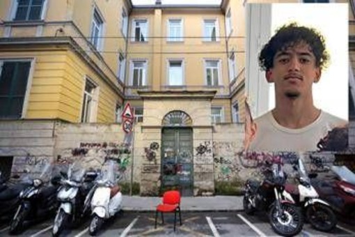Aba ucciso a scuola, parla l'ex fidanzata di Atif: "Dopo le coltellate è venuto da me, lo sguardo freddo e l'arma ancora in mano" Aba ucciso a scuola, parla l'ex fidanzata di Atif: "Dopo le coltellate è venuto da me, lo sguardo freddo e l'arma ancora in mano"