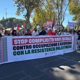 "Stop genocidio", a Roma la grande manifestazione per Gaza "Stop genocidio", a Roma la grande manifestazione per Gaza