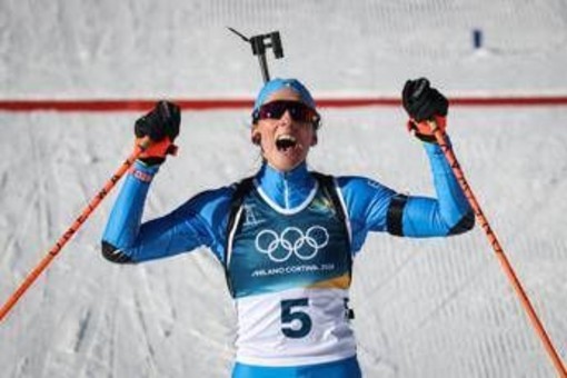 Milano Cortina, Vittozzi medaglia d'oro in gara a inseguimento del biathlon