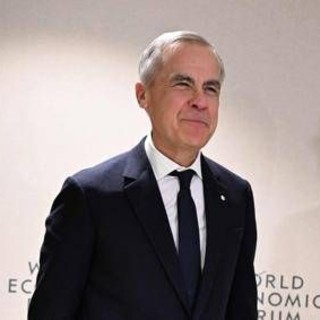 Mark Carney diventa l'idolo degli anti-Trump a Davos (e Lutnick riceve fischi) Mark Carney diventa l'idolo degli anti-Trump a Davos (e Lutnick riceve fischi)