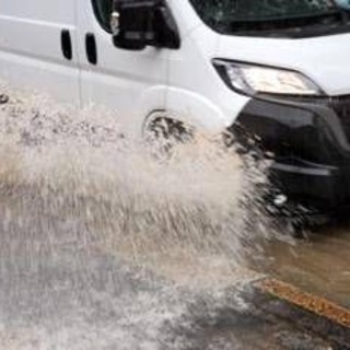 Maltempo sull’Italia, in arrivo temporali intensi e nubifragi: scuole chiuse a Genova