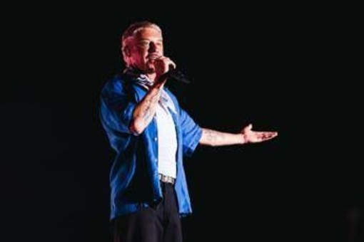 Il rapper Macklemore torna sul palco dopo l'addio al tour di Ed Sheeran: "Dico Palestina libera"