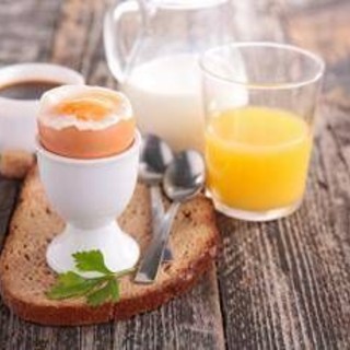 La colazione può aiutare il cuore, i cibi utili e quanto bisogna mangiare