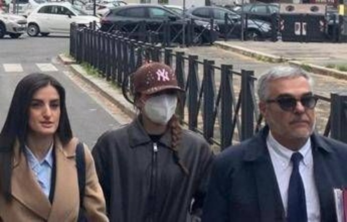 Indagine su famiglia Caroccia, oggi interrogatori in procura. La difesa: "Delmastro unico a tendere mano"