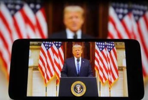 Mistero Trump Mobile, lo smartphone made in Usa mai arrivato sul mercato Mistero Trump Mobile, lo smartphone made in Usa mai arrivato sul mercato