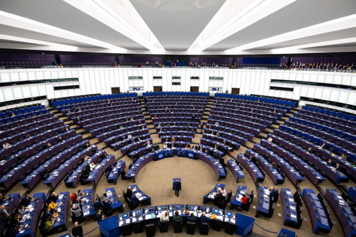 Ucraina, Parlamento Ue accelera l’approvazione del prestito da 90 miliardi Ucraina, Parlamento Ue accelera l’approvazione del prestito da 90 miliardi