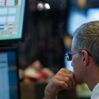 Borsa: a Piazza Affari Tim (+4,69%) spinge il recupero, tonfo Stellantis (-4,23%)