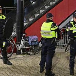 Champions League, media: "Circa 180 tifosi del Napoli fermati a Eindhoven" Champions League, media: "Circa 180 tifosi del Napoli fermati a Eindhoven"