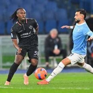 Contatto Castellanos-Terracciano in area, niente rigore: proteste in Lazio-Cremonese