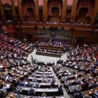 Ucraina, Governo pone la fiducia sul decreto. Vannacci all'attacco della Lega: "Nasconde voto di coscienza"