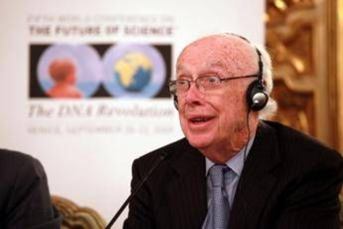 Addio a James Watson, premio Nobel scopritore del Dna: aveva 97 anni