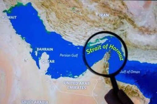 Iran, l'esperto: "Pedaggi e restrizioni a Hormuz senza base nel diritto internazionale"