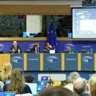 Alimentazione, Nourishment Table: &quot;Non solo dieta sana ma anche nutrizione adeguata&quot;