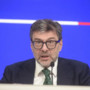 Giorgetti “Se la crisi perdura valutare sospensione del patto di stabilità” Giorgetti “Se la crisi perdura valutare sospensione del patto di stabilità”