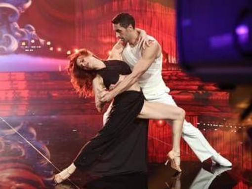 Ballando, Magnini in finale incanta tutti... tranne la giuria: è polemica Ballando, Magnini in finale incanta tutti... tranne la giuria: è polemica