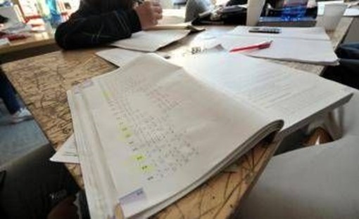 Scuola, è caro ripetizioni: quanto costano le lezioni private, materia per materia Scuola, è caro ripetizioni: quanto costano le lezioni private, materia per materia