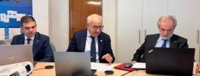 Fumo, al via campagna per aumentare di 5 euro prezzo sigarette, obiettivo 50mila firme