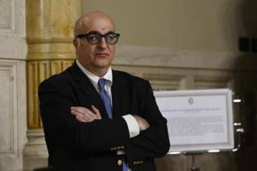Scorta per Mario Sechi dopo una minaccia: "In mezza giornata la mia vita è cambiata" Scorta per Mario Sechi dopo una minaccia: "In mezza giornata la mia vita è cambiata"