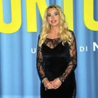 Gf Vip, problemi intestinali per Valeria Marini: panico e allarme virus